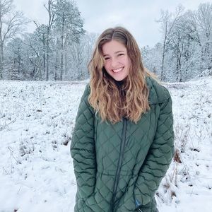 Meet your Posher, Olivia